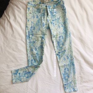 A&F FLORAL ANKLE JEANS